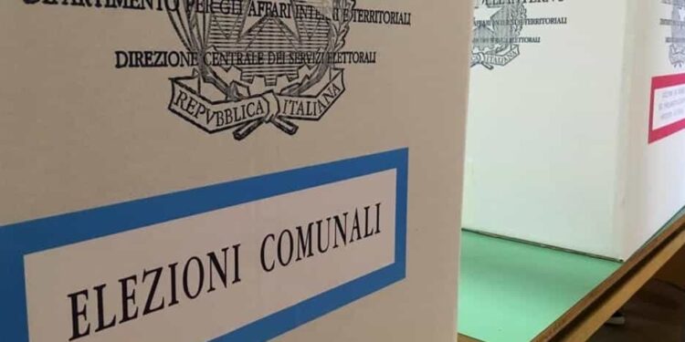 Comunali a Vibo, sfida Cosentino-Romeo per il ballottaggio: alle 15 affluenza al 45,59%   