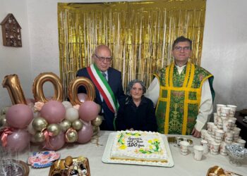 La comunità di Rombiolo festeggia i 100 anni della signora Caterina