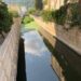 Vibo Marina, odore nauseabondo dal fosso Antonucci. «Aria irrespirabile». Mentre l’acqua (torbida) ristagna nel letto del torrente