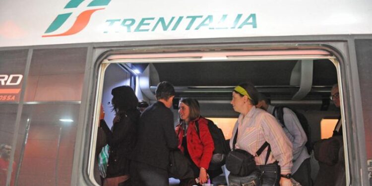 Circolazione ferroviaria sospesa: il capogruppo Bevacqua (Pd): «Calabria isolata dalle grandi tratte nei giorni più caldi. Letteralmente in ginocchio»