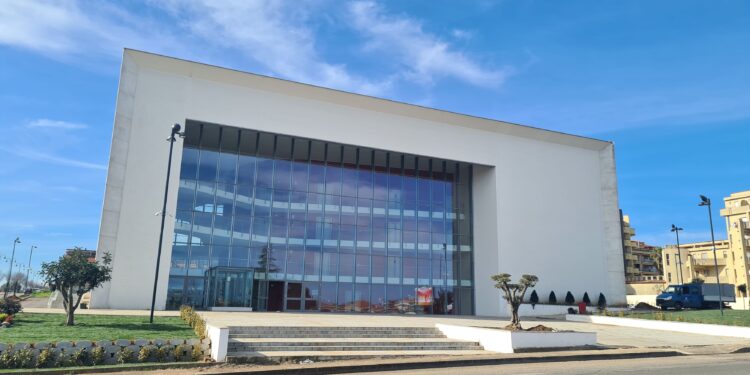 Vibo, per Romeo la città deve diventare un Museo all’aperto. Il nuovo teatro? Ecco cosa si farà per renderlo fruibile