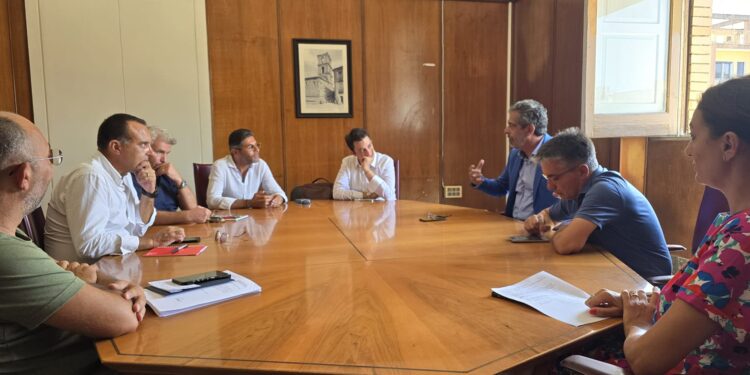 Comune di Vibo, incontro tra amministrazione e sindacati: apertura alle istanze dei lavoratori