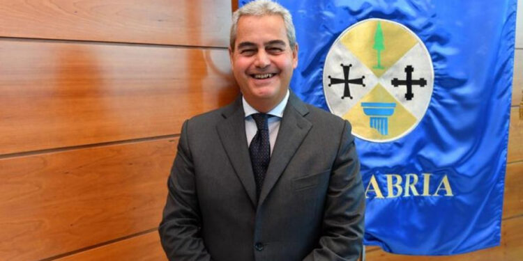 Regione Calabria, 50% mobilità esterna a funzionari di altre regioni. Pietropaolo: «Agevoliamo il “rientro dei cervelli”»