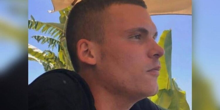 Cresce l’apprensione per la scomparsa del 23enne di Porto Salvo. Il fratello del giovane: «Aiutateci a ritrovarlo»