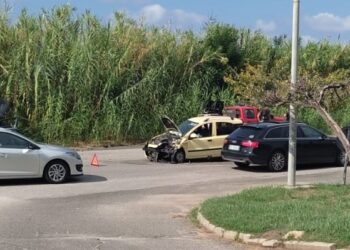 Incidente lungo la strada statale ex 522 per Tropea: coinvolte due autovetture – Foto