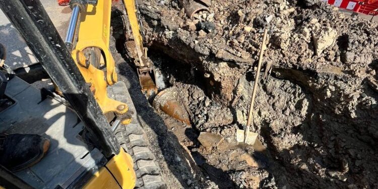 Crisi idrica a Vibo, intervento per riparare la condotta che porta l’acqua nelle frazioni di Longobardi e Bivona