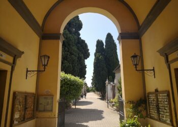 L'ingresso del cimitero di Vibo Valentia