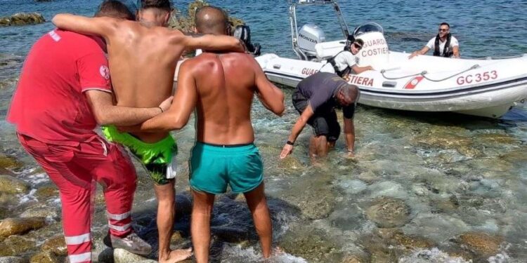 Parghelia, si trafigge accidentalmente il piede con la fiocina del fucile da sub: soccorso dai vigili del fuoco
