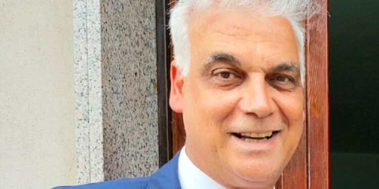 Intimidazione al sindaco di San Gregorio d’Ippona, il figlio Michele: «Nulla fermerà il tuo amore verso i tuoi concittadini»