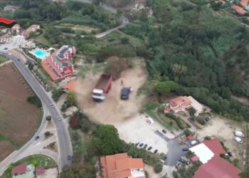Ricadi, scoperta dai carabinieri una discarica a cielo aperto: l’area vicino ad un corso d’acqua – Foto