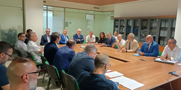 Emergenza siccità in Calabria, Tavolo tecnico alla Cittadella regionale: aperto confronto su cause e possibili soluzioni