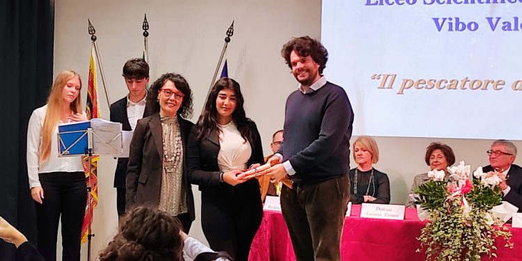 Concorso di scrittura “Le città di Berto”: premiata un’allieva del liceo scientifico di Vibo Valentia