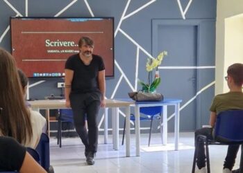 Pizzo, lo scrittore calabrese Domenico Dara incontra gli alunni della scuola media “Anile”
