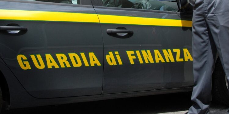 Frode fiscale e false fatture: 15 misure cautelari e sequestri: nel mirino anche Vibo Valentia