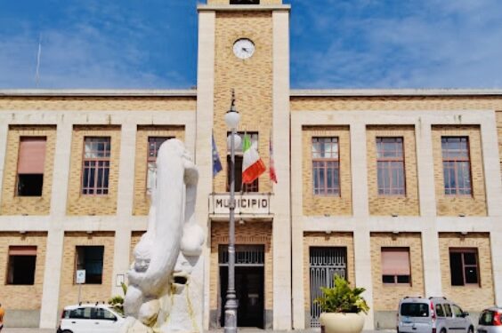 Giornata contro la violenza sulle donne, i giovani di Forza Italia: «Illuminare il Comune di rosso»
