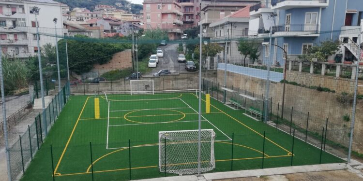 Edilizia scolastica. Inaugurato all’Industriale di Nicotera un campetto sportivo polivalente