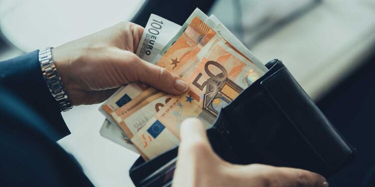 Economia, a Vibo Valentia i lavoratori dipendenti hanno gli stipendi più bassi d’Italia: ecco le cifre