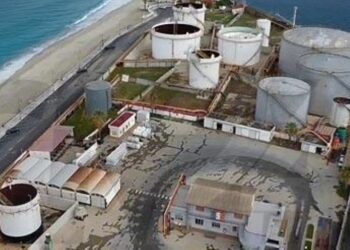 Depositi costieri di Vibo Marina, Cutrullà e Tucci replicano a sindaco e assessore: «Campagna elettorale finita. Dovete governare»