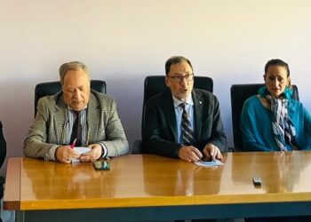 Conferenza stampa: al centro Vincenzo Natale, direttore del Pronto Soccorso dell’ospedale Jazzolino di Vibo Valentia e presidente regionale del Simeu.