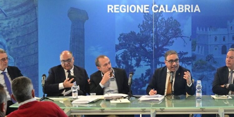 Ambito dell’Autorità Rifiuti e Risorse Idriche della Calabria: riunito il consiglio direttivo