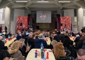 Natale a Jonadi, successo del tradizionale pranzo sociale riservato agli anziani. Presente il vescovo Attilio Nostro