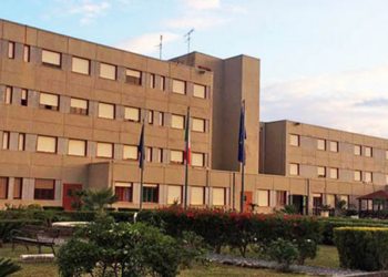 Il carcere di Paola, dove sono avvenuti due suicidi nel giro di poche ore