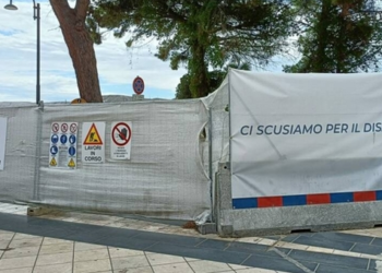 Il cantiere per la realizzazione della piscina a Crotone