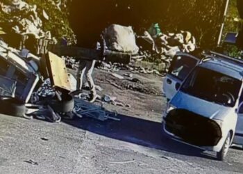 Incivili “pizzicati” a Catanzaro, gettavano rifiuti di ogni genere