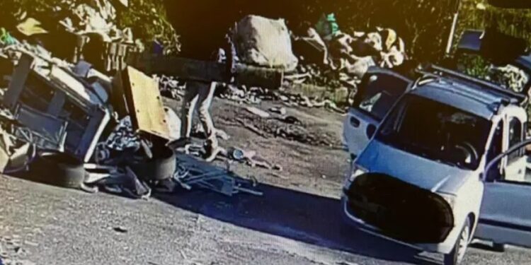 Incivili “pizzicati” a Catanzaro, gettavano rifiuti di ogni genere