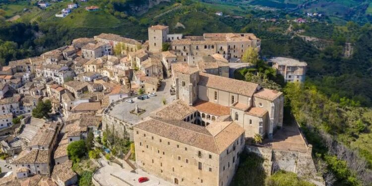 Commissione d’accesso in un Comune calabrese, si indaga su eventuali infiltrazioni mafiose