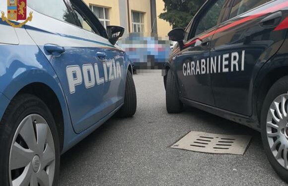 Movida vibonese, scoperto con un coltello nel portaoggetti dell’auto: denunciato