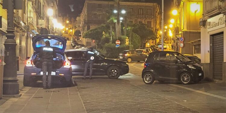 Follia a Vibo: ubriaco, senza patente e armato fugge dalla Polizia