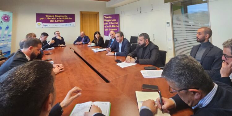 Tirocinanti calabresi: Regione Calabria e sindacati uniti per lo svuotamento del Bacino