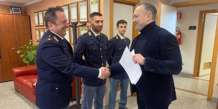 Tropea. Recuperano la refurtiva e la restituiscono al proprietario: Ruperti premia tre poliziotti
