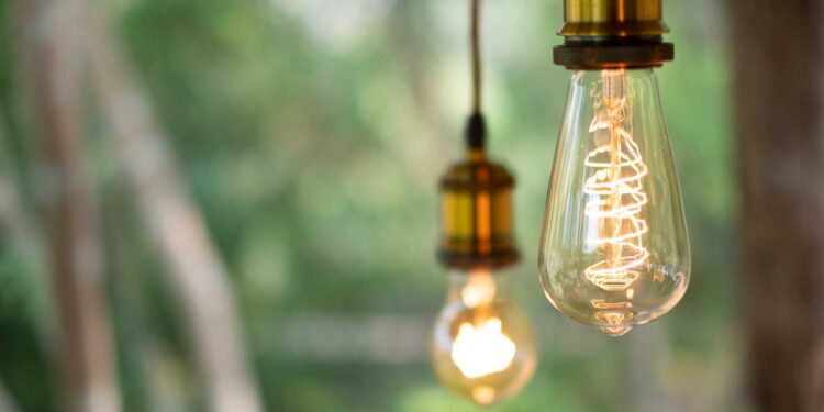 Risparmio energetico, il Comune di Vibo aderisce a “M’illumino di meno”: ecco le iniziative previste