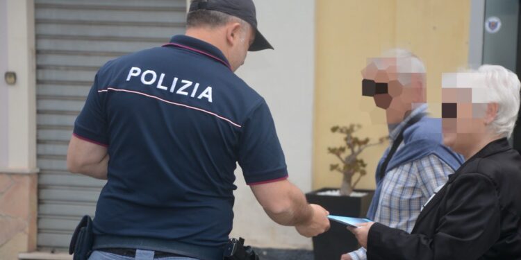 Si finge avvocato e truffa un’anziana del Vibonese: il questore emette il foglio di via obbligatorio