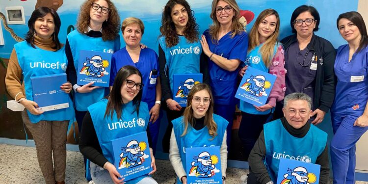 La delegazione dell'Unicef di Vibo Valentia all'ospedale "Jazzolino"