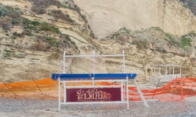 Tropea, vandalizzata la panchina gigante ai piedi dell’Isola
