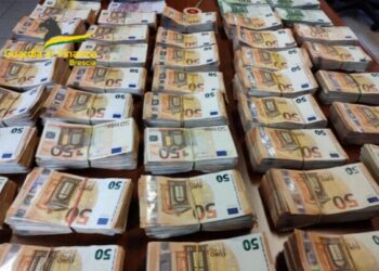 I soldi in contanti sequestrati ad un uomo calabrese vicino alla 'ndrangheta