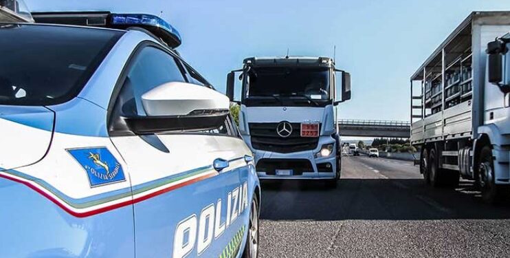 Un controllo della polizia stradale