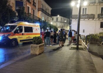 Gli attimi immediatamente successivi alla rapina avvenuta su corso Umberto I a Vibo Valentia