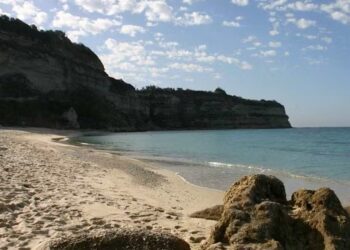 Ricadi. Cercavano beni archeologici con metal detector subacquei: denunciate due persone