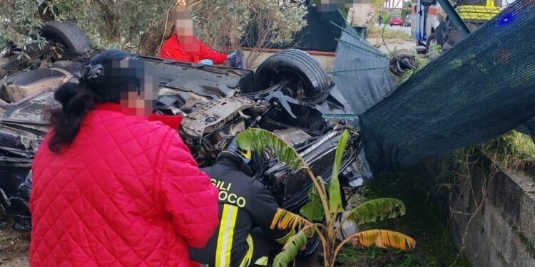 Una immagine dei soccorsi a seguito del trafgico incidente in Calabria