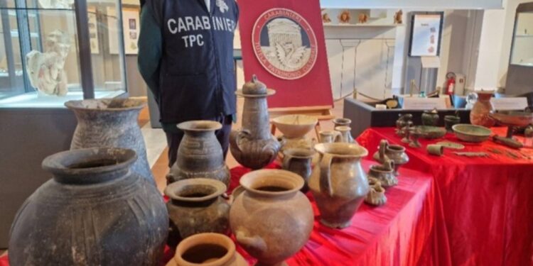 I reperti sequestrati in Calabria destinati al museo archeologico dell'Umbria