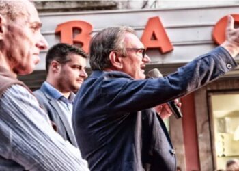 Da sinistra: Gianpiero Menniti, il deputato Riccardo Tucci ed il sindaco Enzo Romeo