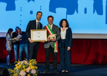 La premiazione del comune di Parghelia da parte di Plastic Free