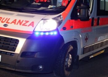 Nella foto un'ambulanza