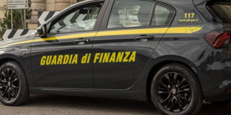 Una pattuglia della Guardia di finanza