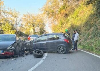Incidente stradale lungo la statale 18 che da Vibo conduce a Vibo Marina: due le persone ferite