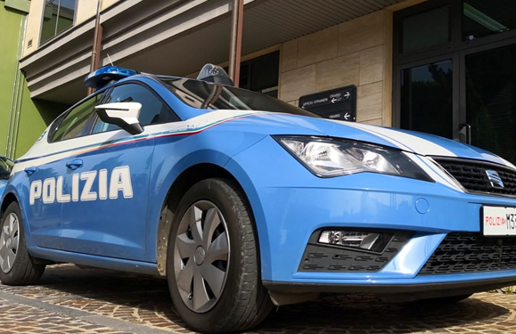 Vibo. Avrebbe trasformato la propria abitazione in luogo di spaccio di droga: arrestato dalla Polizia
